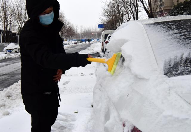 Cina: Henan, scuole chiuse, voli cancellati per bufere di neve 