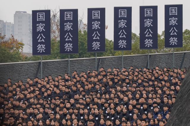 Cina: Jiangsu, cerimonia per commemorare vittime Massacro di Nanchino (2)