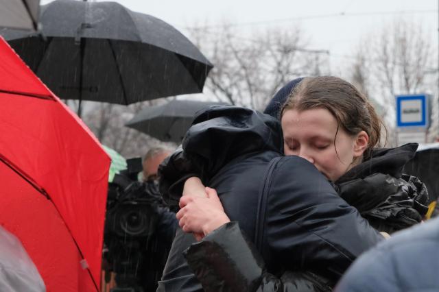 Repubblica Ceca: lutto per le vittime della sparatoria a Praga (2)