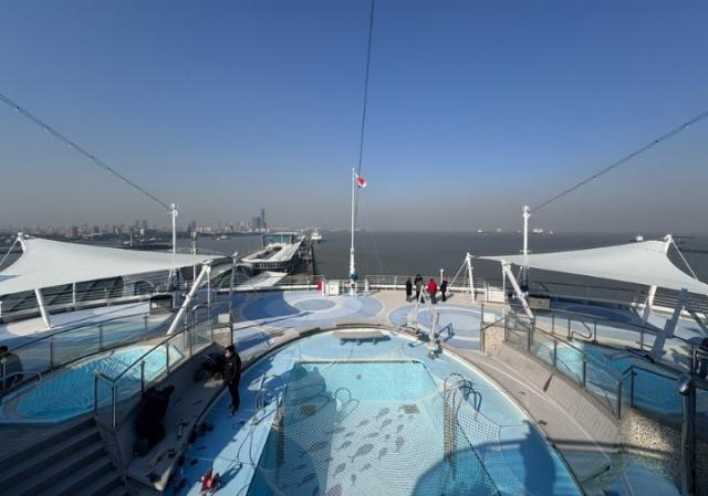 Cina: prima nave da crociera di produzione nazionale inizia operazione di prova