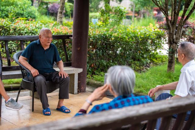 Cina: presenta misure per sviluppare economia "d'argento"