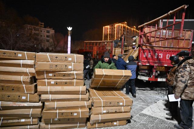 Cina: operazioni di soccorso dopo terremoto nello Xinjiang (1)