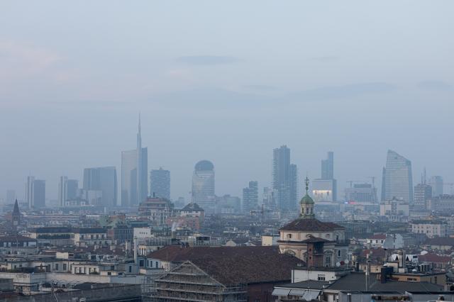 Italia: restrizioni temporanee a Milano per inquinamento dell'aria (1)