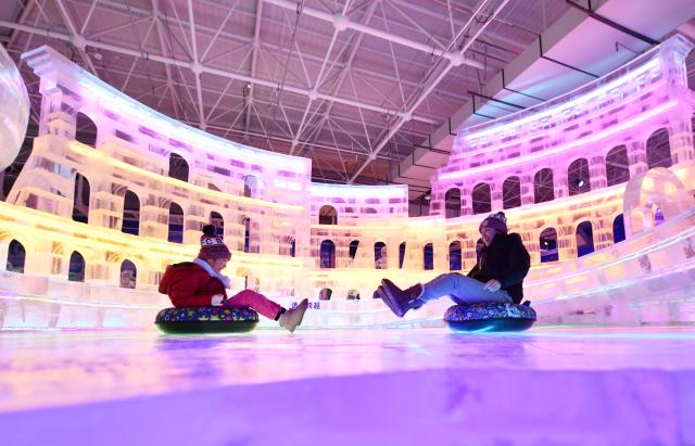 Cina: galleria d'arte di ghiaccio e neve nello Heilongjiang (3)