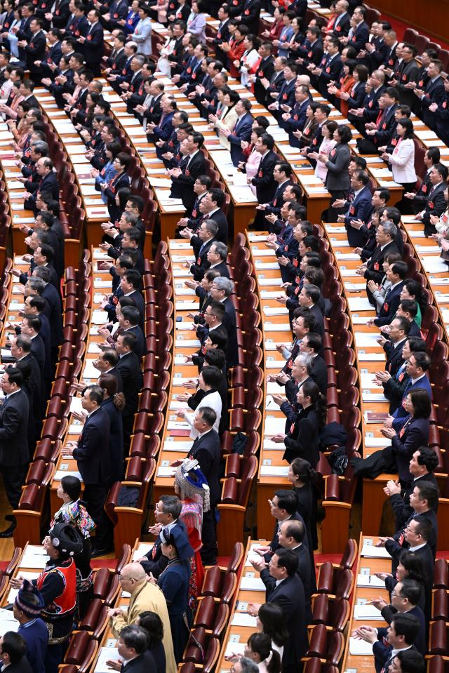 Cina: Pechino, riunione di apertura di seconda sessione 14ma NPC (2)