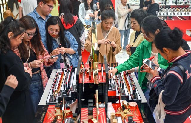 Cina: Hainan, solide vendite duty-free offshore in corsa ai viaggi per Festa primavera