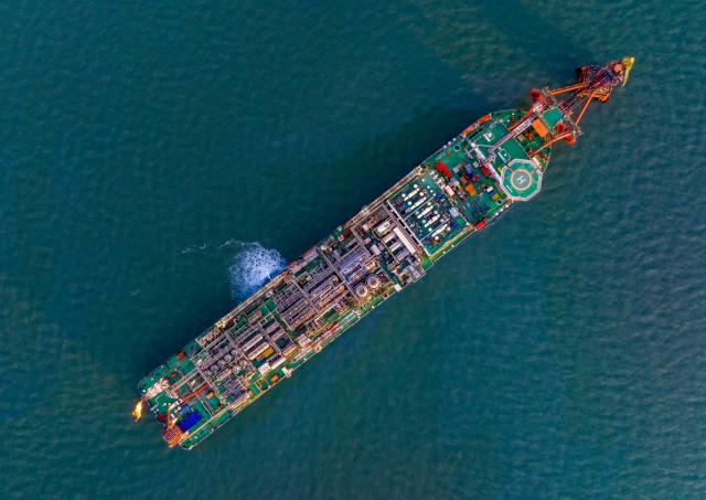 Cina: Hebei, operaio dallo Xizang lavora in giacimento petrolifero (1)