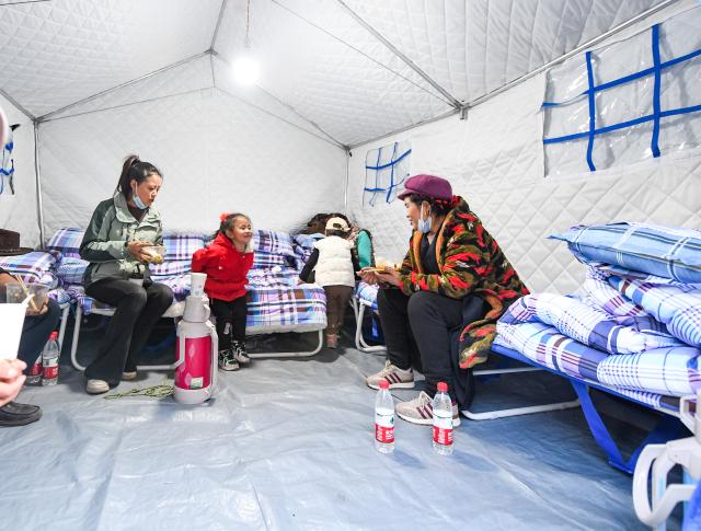 Cina: Sichuan, evacuazione dopo incendio boschivo a Yajiang