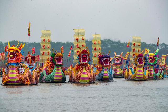 Cina: festival delle barche a Taizhou (2)