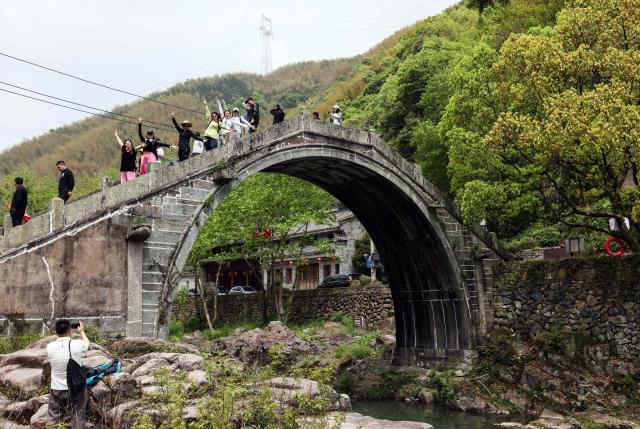 Cina: Zhejiang, Luting sviluppa industria ecologica, turismo rurale (2)