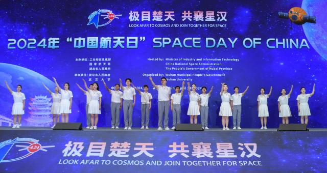 Cina: Hubei, festeggiamenti per Giornata spaziale a Wuhan (2)