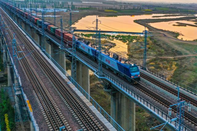 Cina-Spagna: nuova rotta ferroviaria rafforza legami commerciali