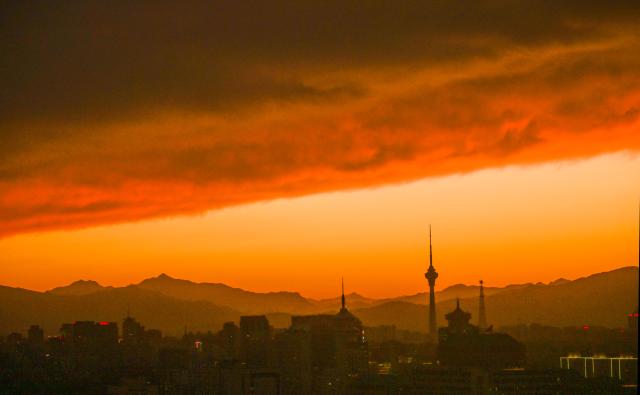 Cina: bagliore del tramonto su Pechino