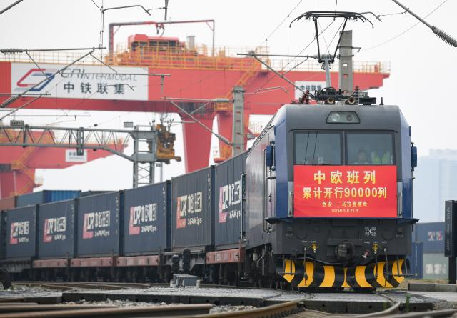 Partenza treno merci Cina-Europa da Xi'an (2)