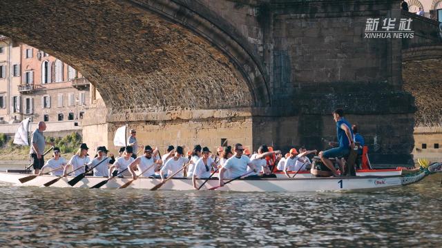Italia: Firenze ospita regata tra dragon boat