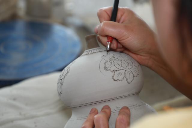 Cina: Anhui, Tianying tramanda ceramica dipinta di Jieshou (1)