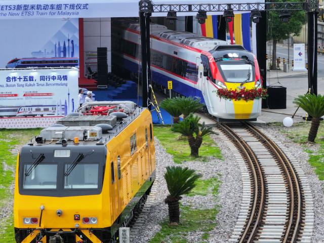 Cina: uscito da linea di produzione nuovo treno ETS3 per la Malesia