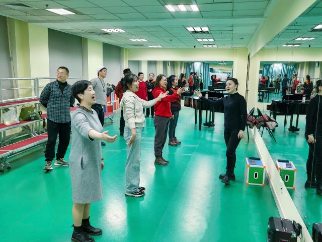 Cina: melodie folk danno vita al turismo nel nord-ovest del Paese