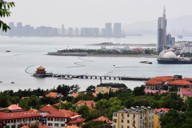 Cina: turismo a Qingdao si anima nelle calde giornate estive