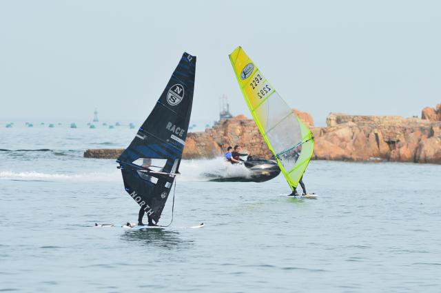 Cina: Shandong, turismo estivo a Qingdao (1)