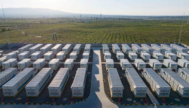 Cina: stazioni di accumulo di energia nel Ningxia (1)