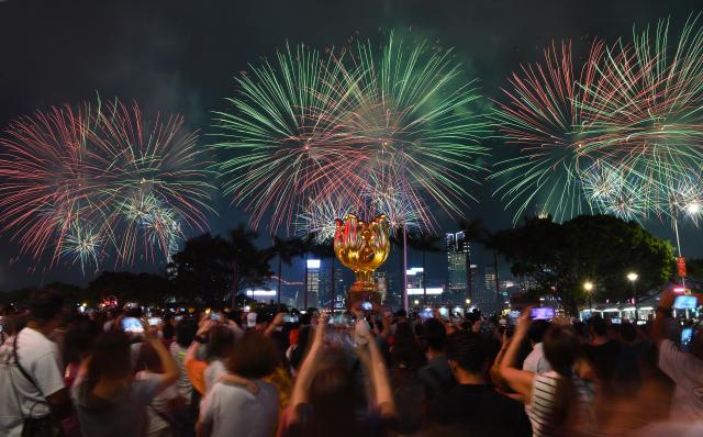 Cina: Hong Kong celebra Giornata nazionale con fuochi d'artificio (1)