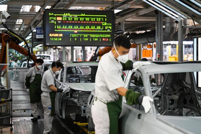 Cina: profitti delle principali imprese industriali in calo dell'1,8% nel primo semestre