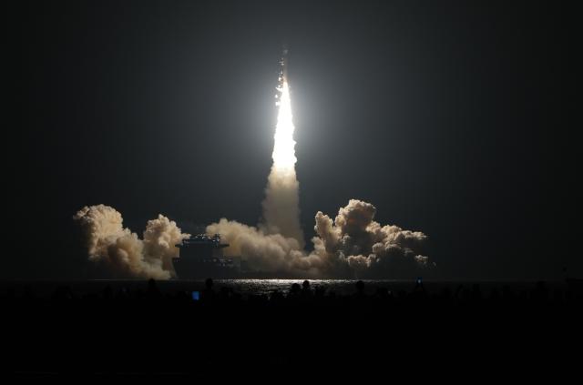 Cina: lanciati nuovi satelliti dal mare