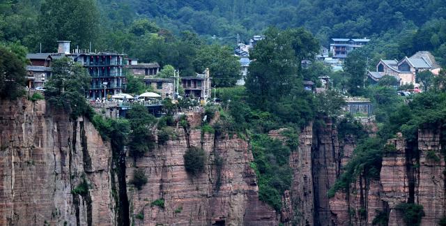 Cina: impervio panorama montano a Huixian nello Henan (1)