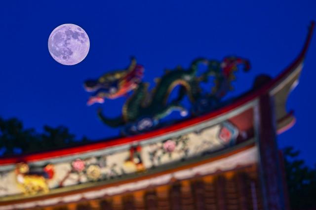 Cina: celebrazioni per Festa di met&agrave; autunno (1)