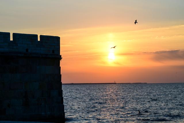 Cina: il paesaggio all'alba dal passo Shanhaiguan nell'Hebei (1)