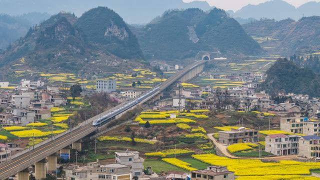 Cina: nei primi 10 mesi del 2025, investimenti ferroviari aumentano del 5,7%