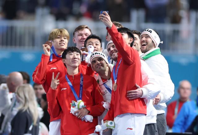 Milano-Cortina 2026: bronzo cinese in inseguimento a squadre maschile di pattinaggio velocit&agrave;