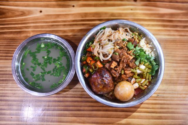 CORRETTO Cina: in aumento il turismo a Liuzhou per assaggiare il Lyufen (2)