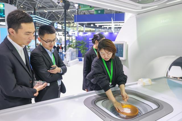 A Chongqing oltre 800 aziende alla China Medical Equipment Conference & Medical Equipment Exhibition (1)