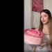Michelle Comi si fa fare una torta al gusto della "sua vagina": "Auguri a lei dopo un anno dall'intervento con cui &egrave; tornata come nuova" - VIDEO