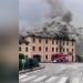 Velo d'Astico (VI), incendio sopra l'ex pizzeria Cioci's, palazzina avvolta dalle fiamme: feriti e causa da accertare - VIDEO