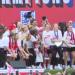 Calcio, la nazionale femminile inglese festeggia a Buckingham Palace
