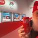Babbo Natale collezionista di pin CocaCola arriva alle Olimpiadi