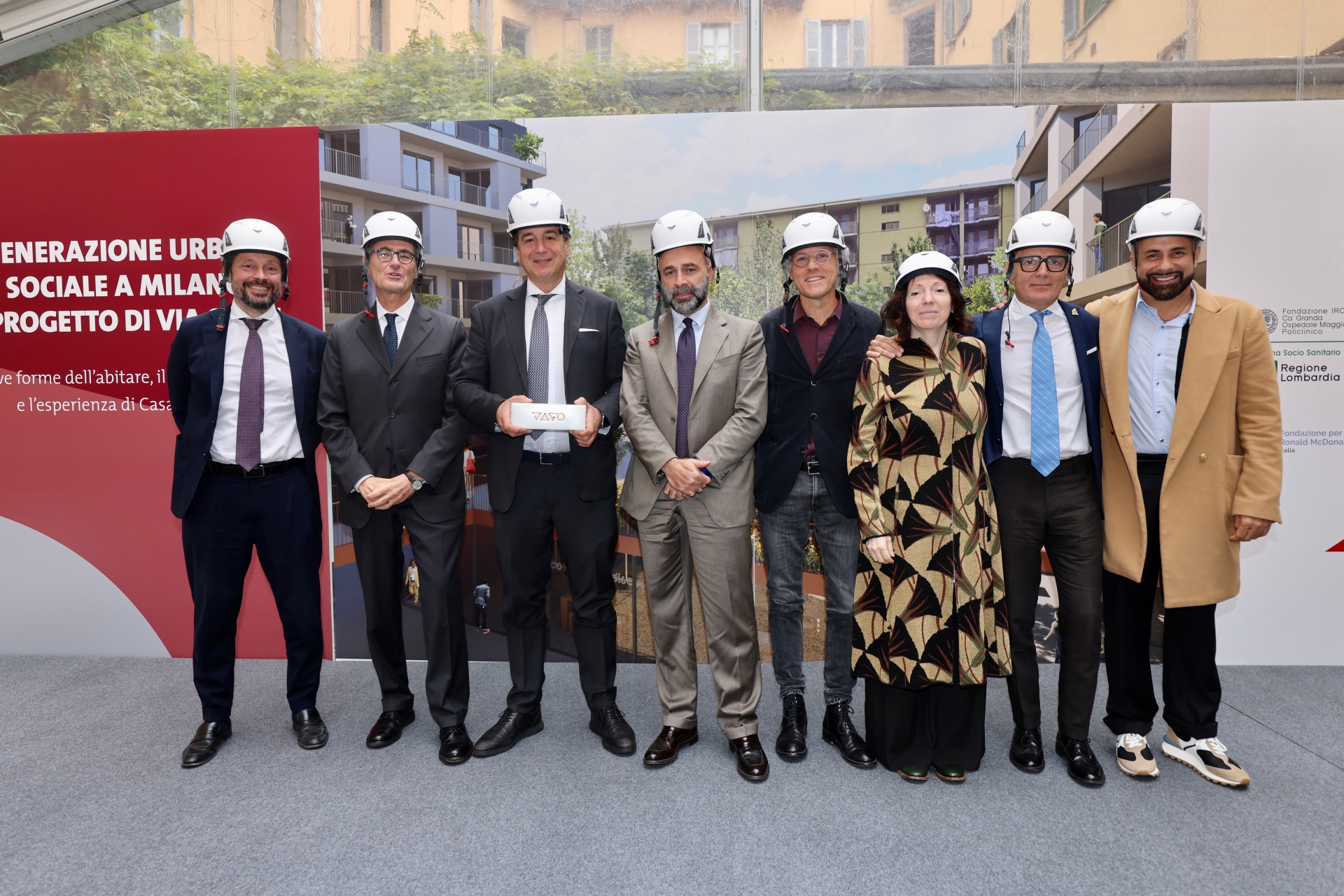 Gli 'attori' dell'evento milanese per la presentazione del progetto di rigenerazione urbanistica, housing sociale e costituzione di un grande ospedale pubblico. Fonte: Ufficio Stampa Ronald McDonald, Grazia Zuccarini