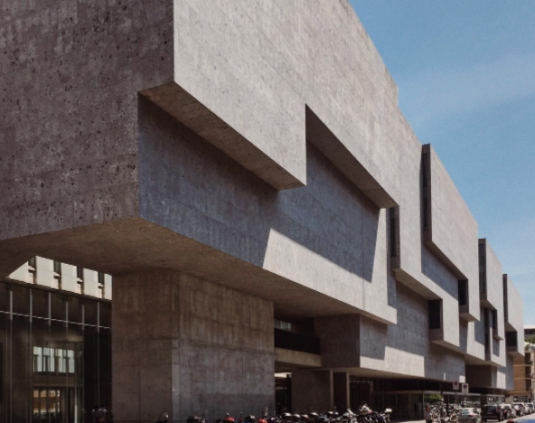 Università Bocconi Fonte: https://commons.wikimedia.org/wiki/File:Universit%C3%A0_Bocconi.png