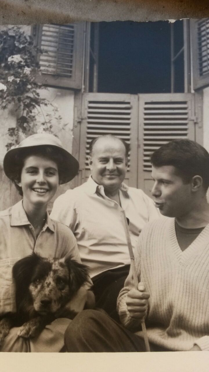 Parrella. Benedetta e Piero Craveri con il padre Raimondo. Fonte: Archivio della Fondazione Biblioteca Benedetto Croce