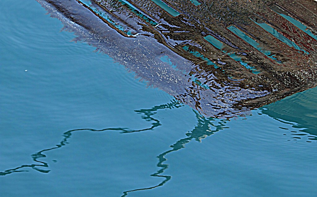una zattera in mare. Fonte: Licence Creative Commons (google)