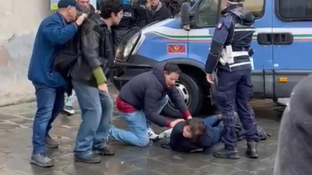 Come chiedere i documenti in modo civile
