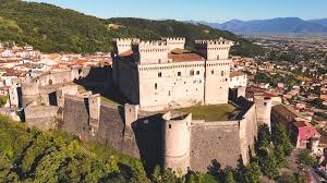 Castello Piccolomini. Licenze creative commons, web searching