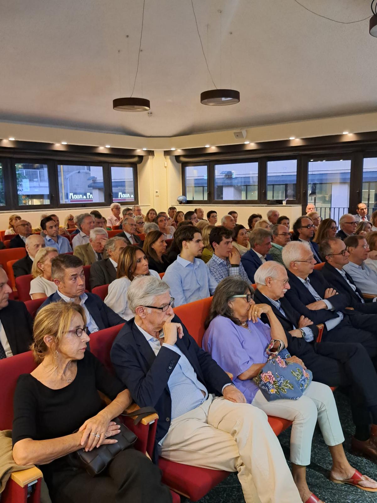 Il pubblico alla serata del Circolo Milano Castello con Perego di Cremnago. Fonte/credits: Circolo Milano Castello