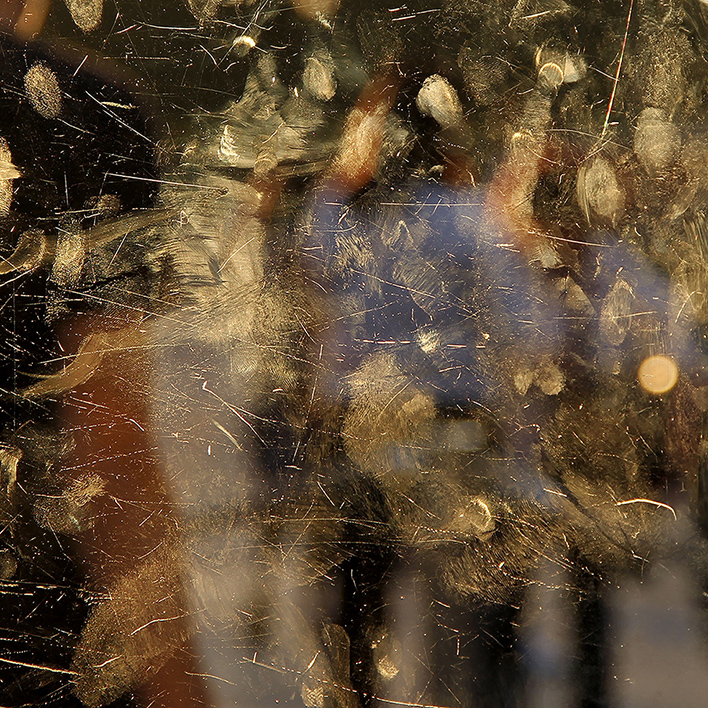 Golden_fingers_of_Louvre_low Fonte/credits: Wizard Gallery Milano