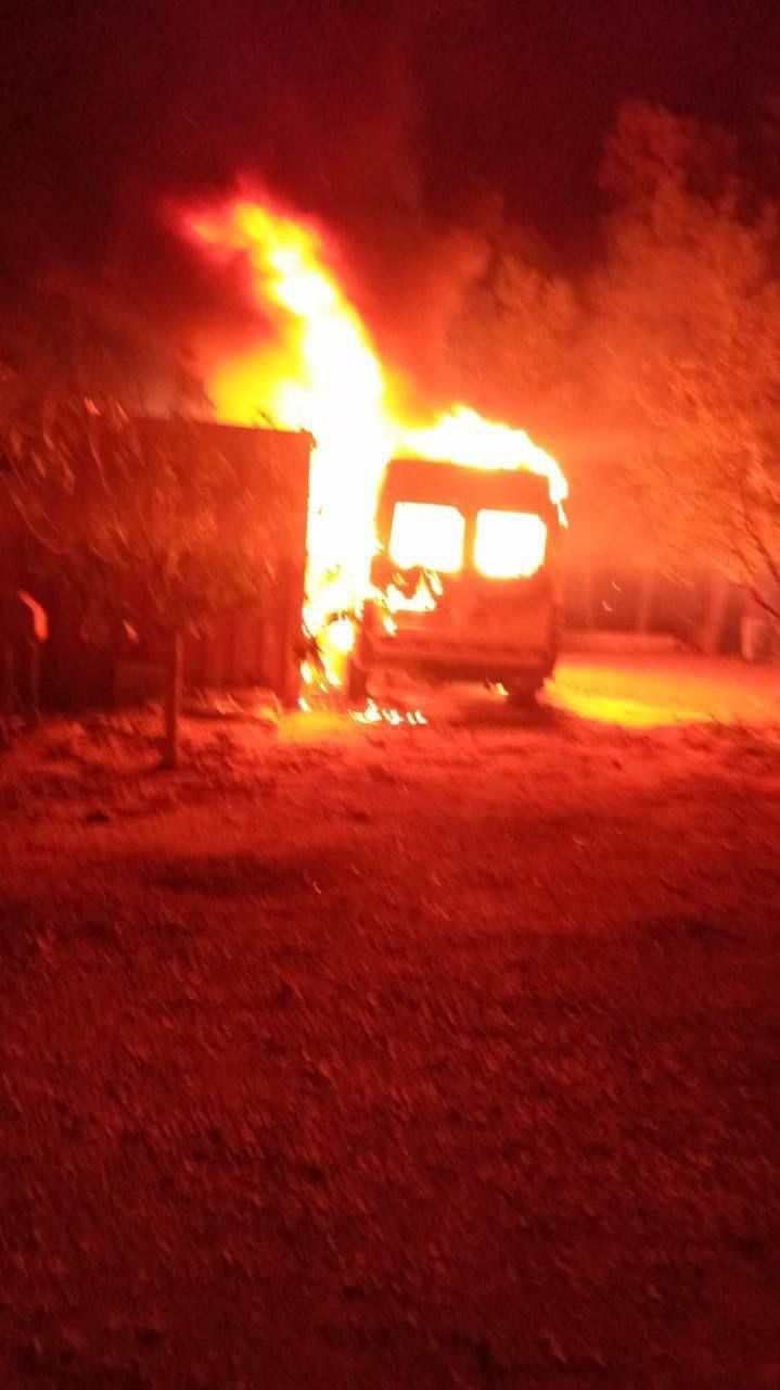 Veicolo dato alle fiamme dai coloni israeliani